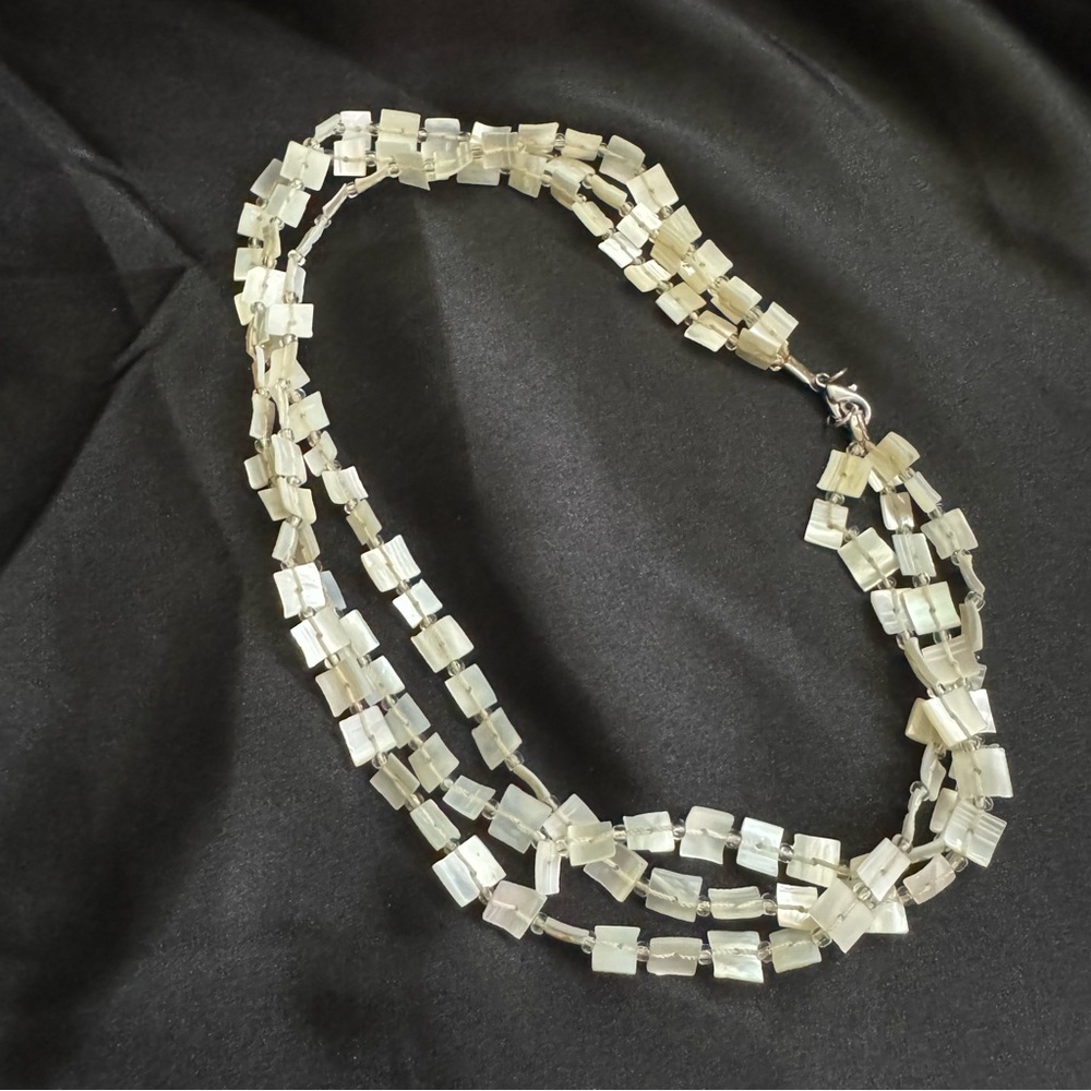 Vintage Authentic White Square Shell Necklace - image 3